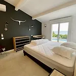 Superbe Vue Et Esterel, Neuve Pour 8-10 Personnes, Clim, Piscine