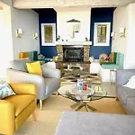 Superbe Vue Et Esterel, Neuve Pour 8-10 Personnes, Clim, Piscine *