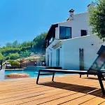 Superbe Vue Et Esterel, Neuve Pour 8-10 Personnes, Clim, Piscine
