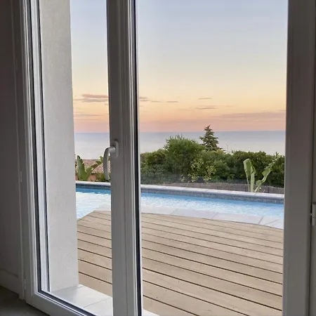 Villa Superbe Vue Et Esterel, Neuve Pour 8-10 Personnes, Clim, Piscine Saint-Raphaël