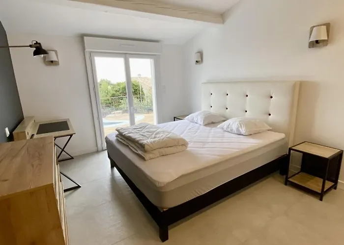 Superbe Vue Et Estérel, Neuve Pour 8-10 Personnes, Clim, Piscine Saint-Raphaël