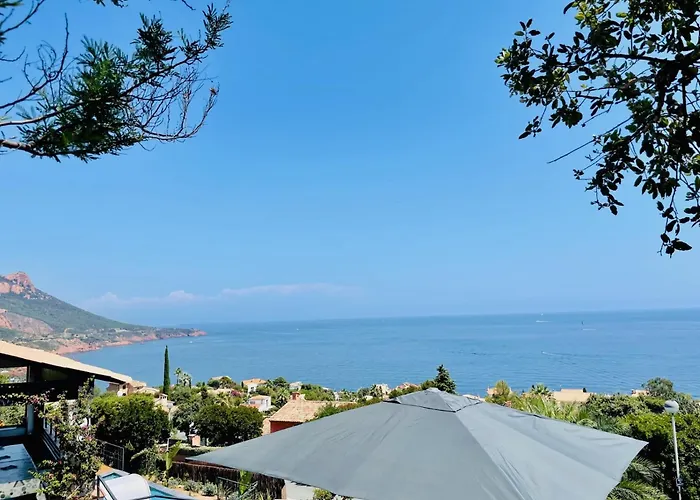 Superbe Vue Et Estérel, Neuve Pour 8-10 Personnes, Clim, Piscine Villa Saint-Raphaël
