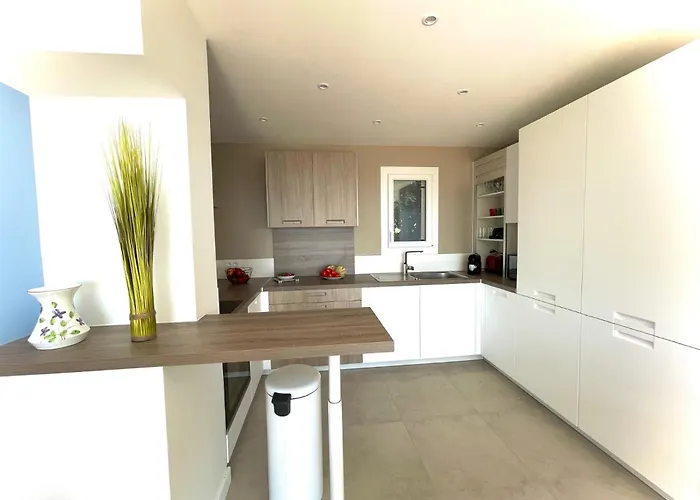 Villa Superbe Vue Et Estérel, Neuve Pour 8-10 Personnes, Clim, Piscine