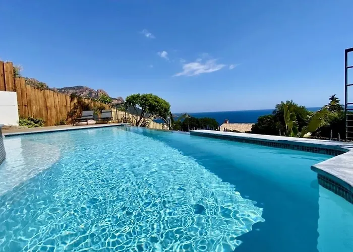 Superbe Vue Et Estérel, Neuve Pour 8-10 Personnes, Clim, Piscine Villa *