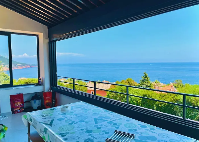 Superbe Vue Et Estérel, Neuve Pour 8-10 Personnes, Clim, Piscine Villa