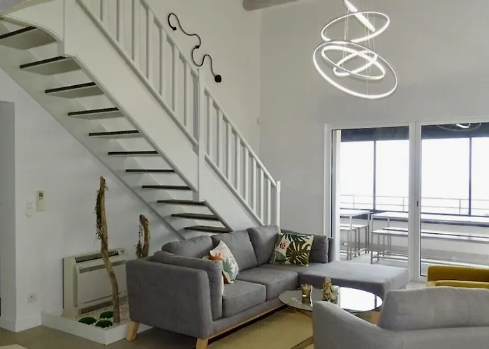 Superbe Vue Et Estérel, Neuve Pour 8-10 Personnes, Clim, Piscine Villa