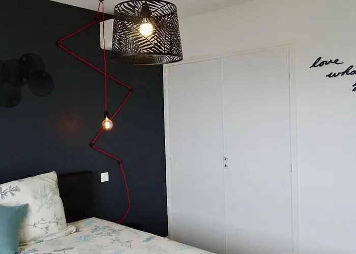 Superbe Vue Et Estérel, Neuve Pour 8-10 Personnes, Clim, Piscine *