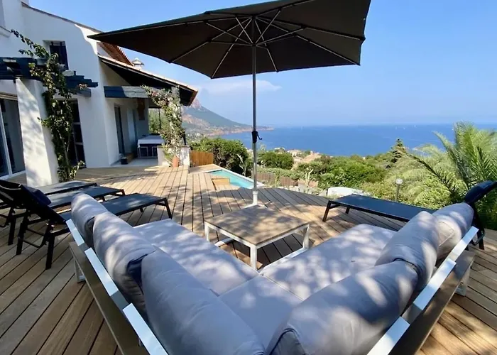 Superbe Vue Et Estérel, Neuve Pour 8-10 Personnes, Clim, Piscine *