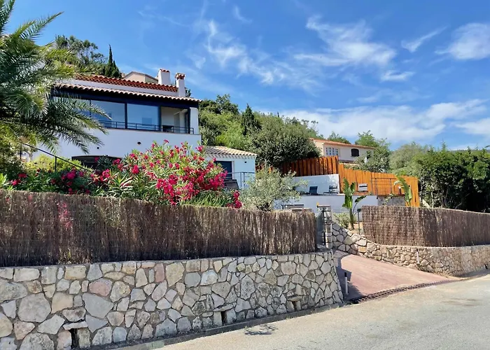 Superbe Vue Et Estérel, Neuve Pour 8-10 Personnes, Clim, Piscine Saint-Raphaël