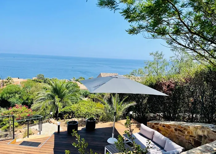 Superbe Vue Et Estérel, Neuve Pour 8-10 Personnes, Clim, Piscine *